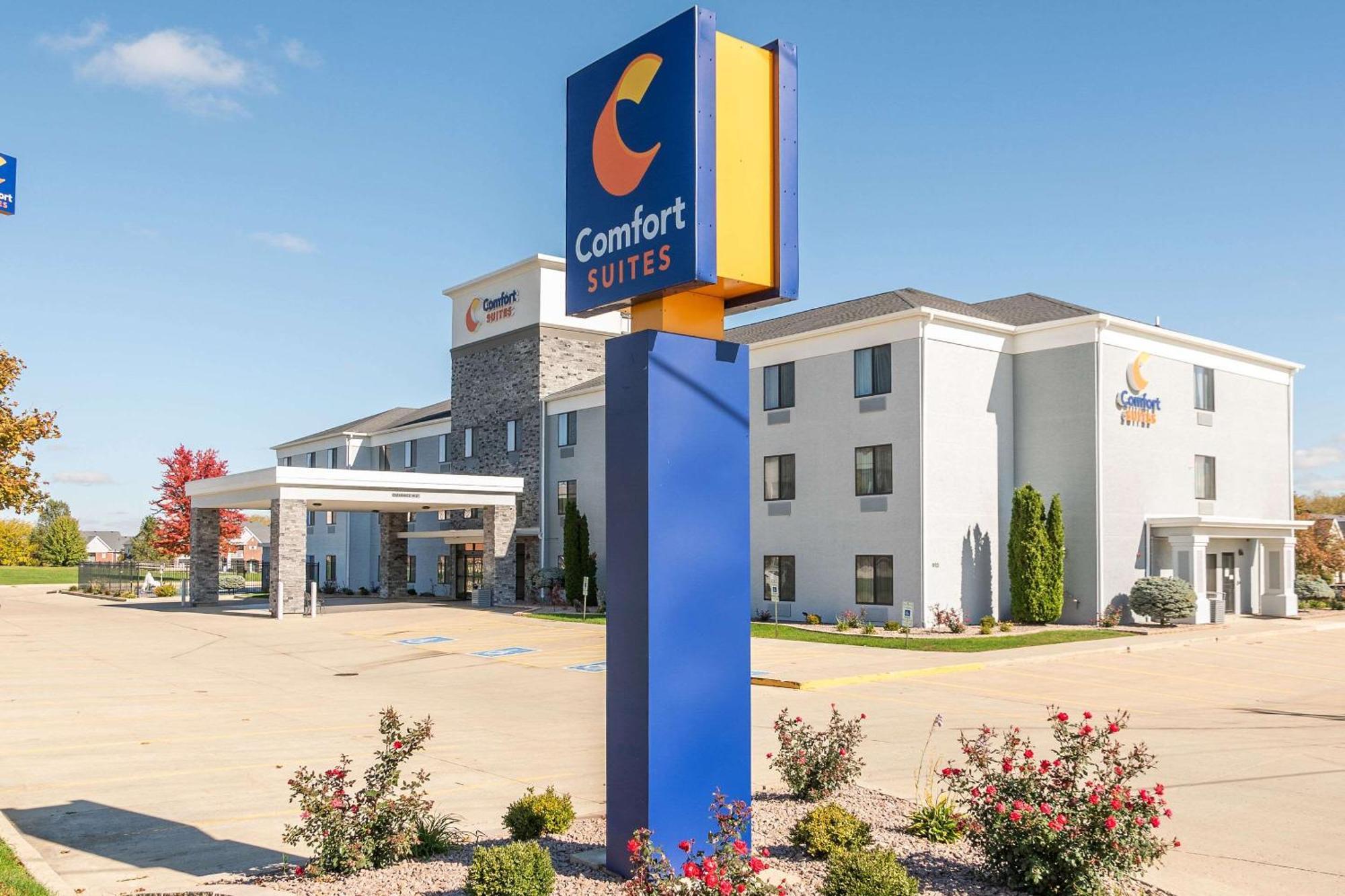 Comfort Suites Bloomington I-55 And I-74 Екстериор снимка